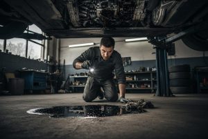 Liquide de refroidissement noir : causes, dangers et solutions