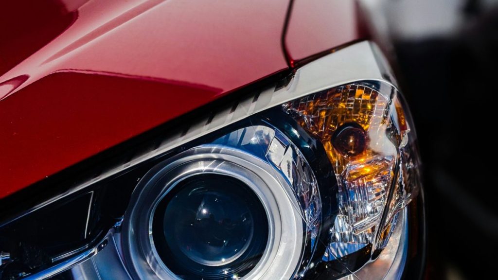 Le stylo retouche, un allié pour réparer une petite rayure sur la carrosserie